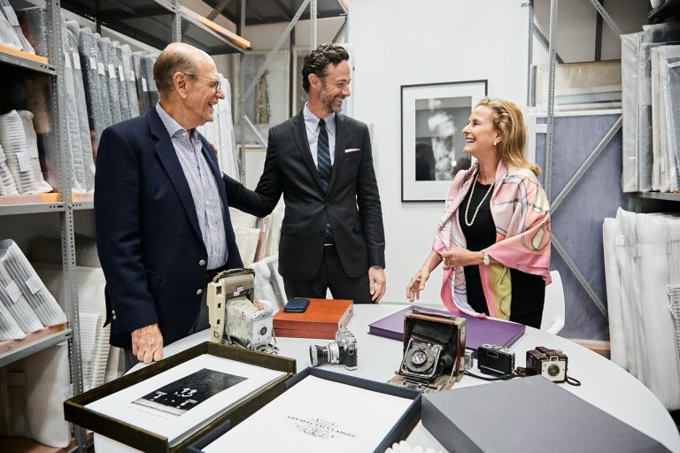 Darius Himes y Denise Ratinoff, representantes de Christie’s, en el Perú