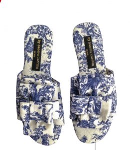 Sandra Carrión Living, Slippers Collection Toile de Jouy, diseño exclusivo de @ sandracarriond. S/340. Sandra Carrión Living, Slippers Collection Toile de Jouy, diseño exclusivo de @ sandracarriond. S/340.