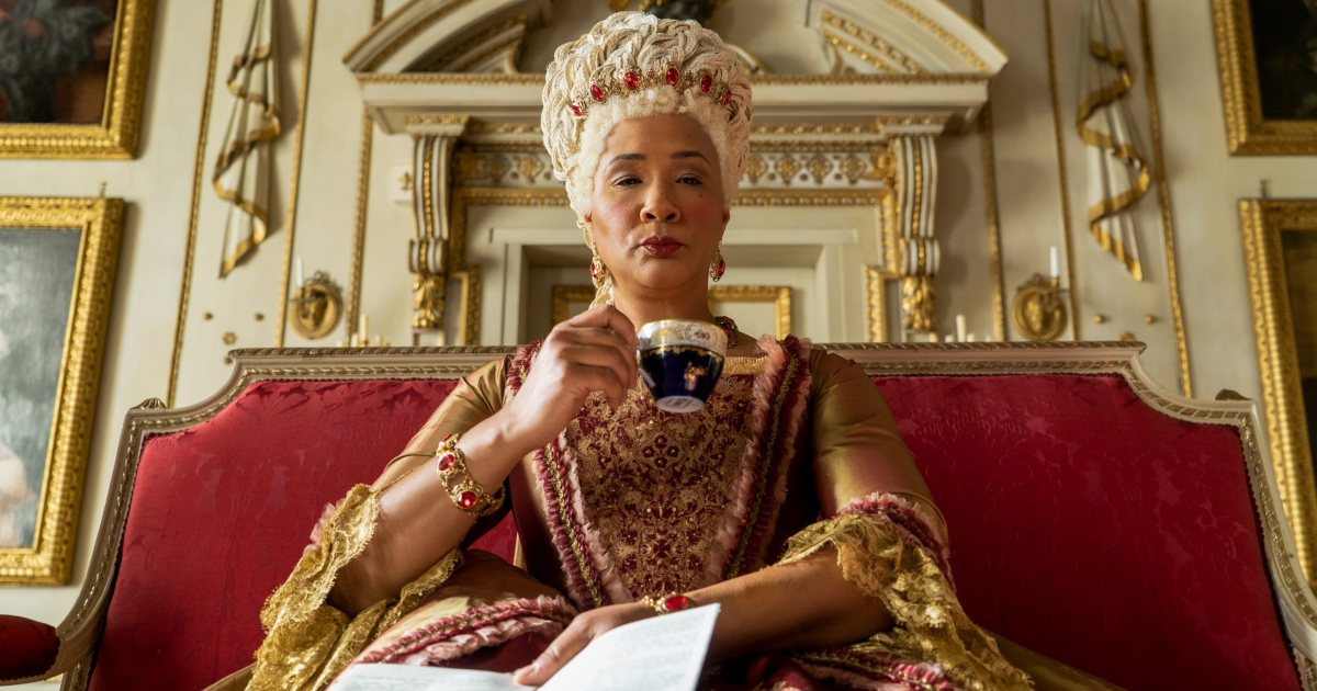Les Chroniques De Bridgerton Lady Danbury Se avecina un nuevo spin-off de Bridgerton sobre la joven reina