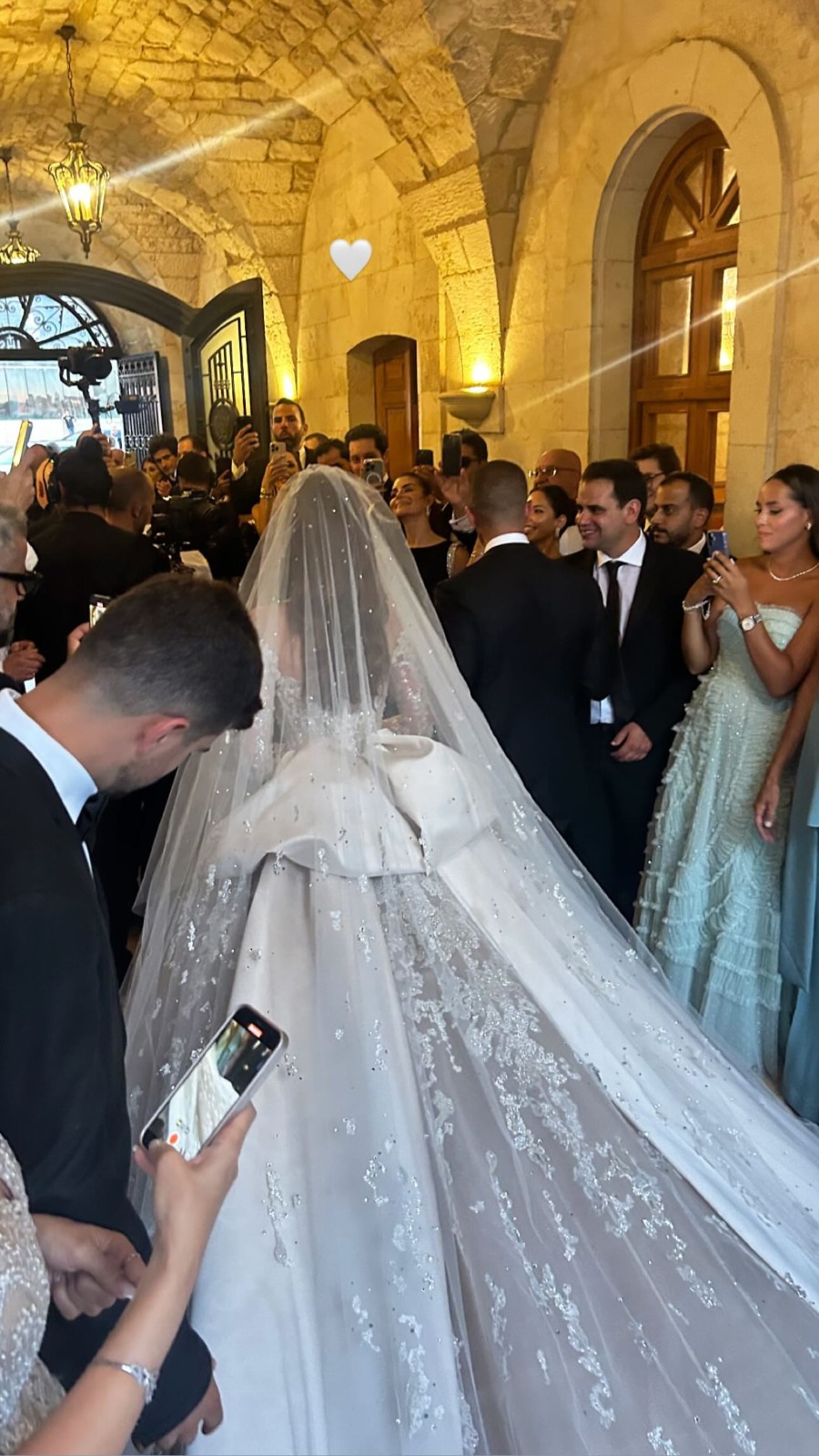 La lujosa boda de Celio Saab y Zein Qutami en Faqra deslumbra al mundo de la  moda - COSAS.PE