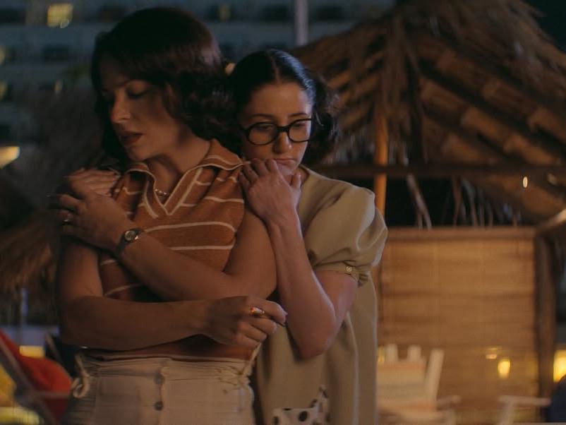 Paulina Ávila como Graciela Fernández, en una de las escenas más conmovedoras de Chespirito: Sin querer queriendo.