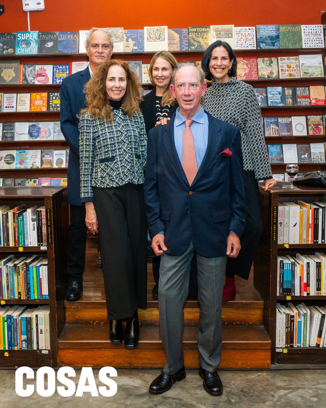 Delante: Natalia y José Hernández de Agüero. Detrás: Ramiro, María Laura y Mariana Hernández de Agüero