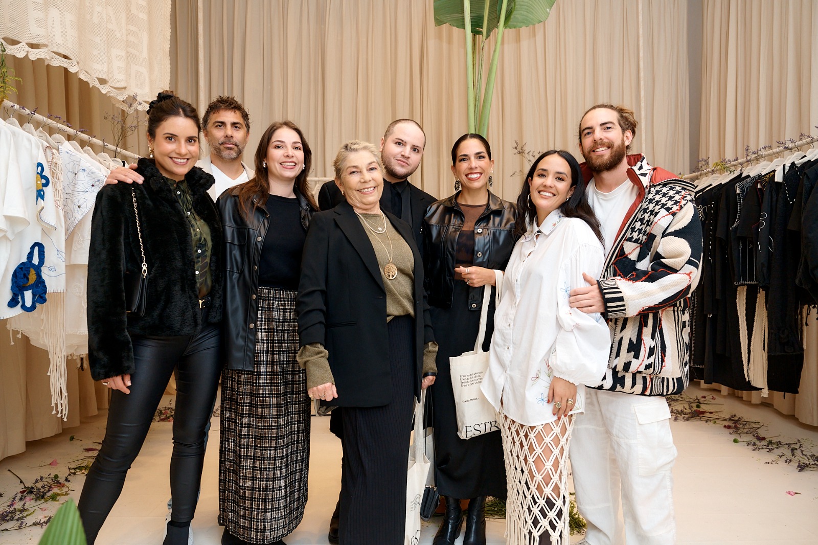 Macarena Poblete, Conrado Rivera, Valeria Jerí, Mónica Jerí, Cristian Jerí, Luciana Rivera, Valery Zevallos, Rodrigo Rivera