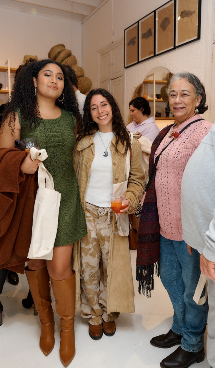 Micaela Minaya, Isabela Peró y Nancy Mattos
